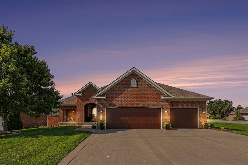 10900 Delavan Ct, Kansas City, KS 66109