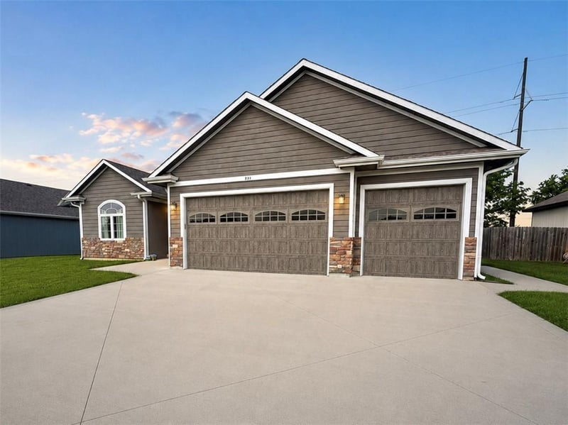 931 Venita Dr, Odessa, MO 64076