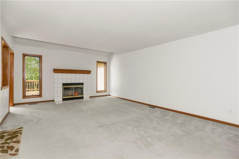 8202 NW Bradford Ct, Kansas City, MO 64151