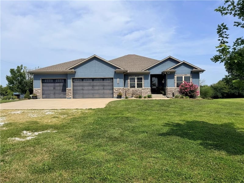 12908 E 244th St, Peculiar, MO 64078