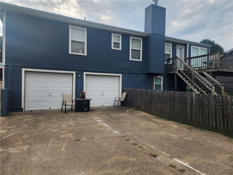 1910 Chestnut Dr, Pleasant Hill, MO 64080