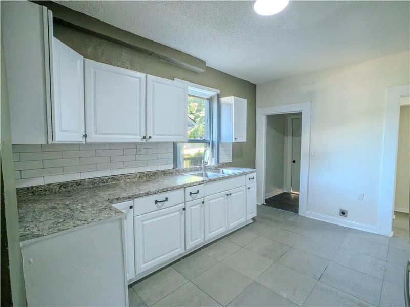 2011 Montgall Ave, Kansas City, MO 64127