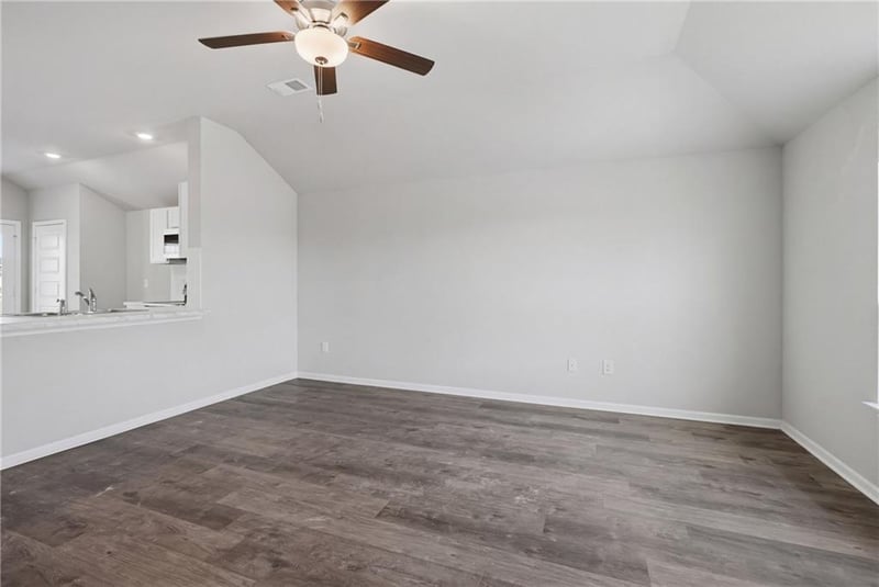 20313 W 195th St, Spring Hill, KS 66083