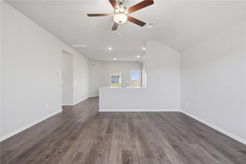 20313 W 195th St, Spring Hill, KS 66083