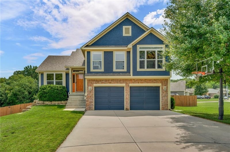 16631 Ruby Ct, Basehor, KS 66007