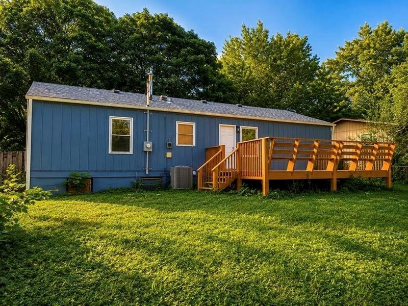 8613 E 92nd Ter, Kansas City, MO 64138