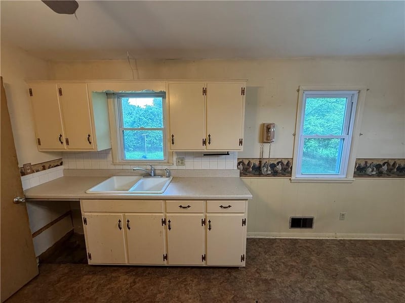 9336 E 25th Ter S, Independence, MO 64052