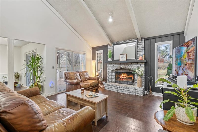 3502 NW Lake Dr, Lee's Summit, MO 64064