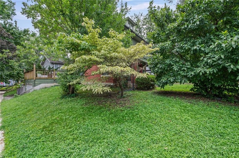 4111 Holly St, Kansas City, MO 64111