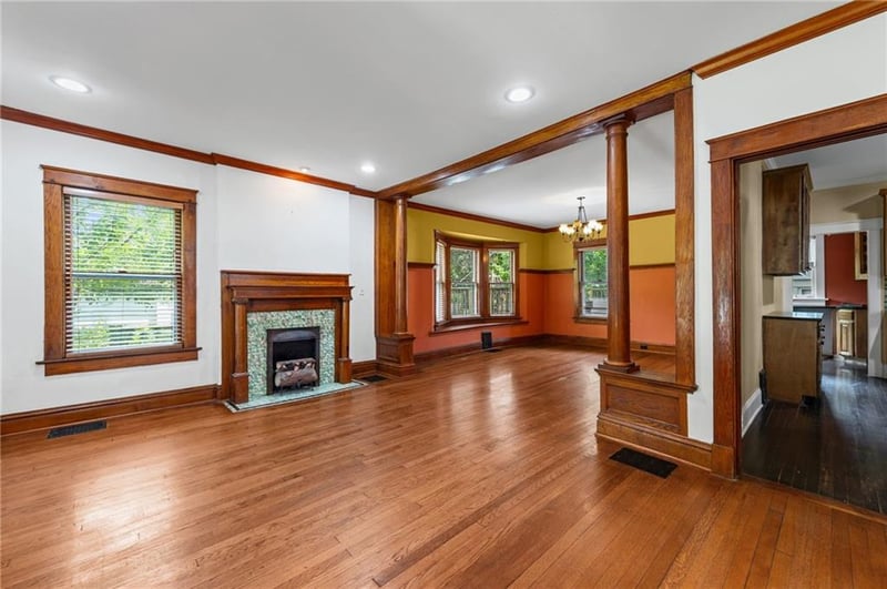 4111 Holly St, Kansas City, MO 64111