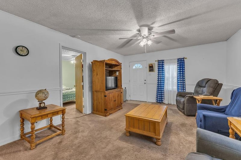 2319 Excello Dr, St Joseph, MO 64503