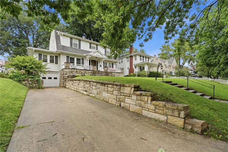 7432 Jarboe St, Kansas City, MO 64114