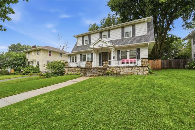 7432 Jarboe St, Kansas City, MO 64114