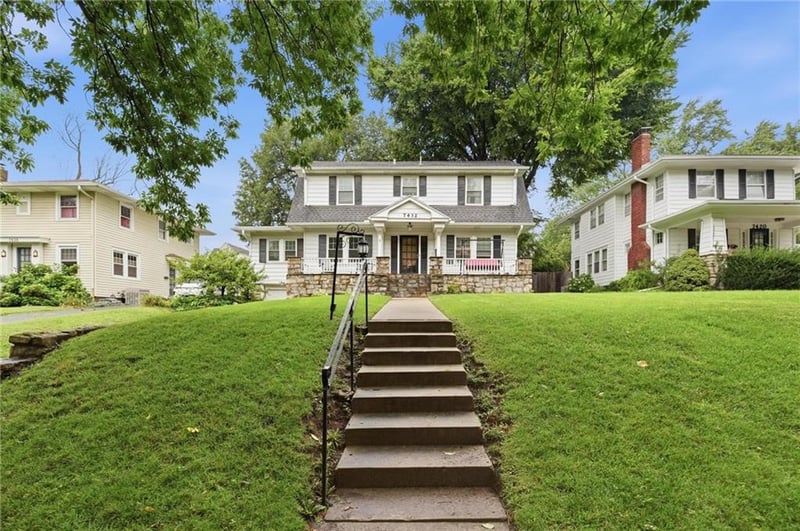 7432 Jarboe St, Kansas City, MO 64114