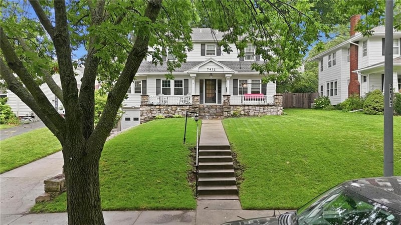 7432 Jarboe St, Kansas City, MO 64114