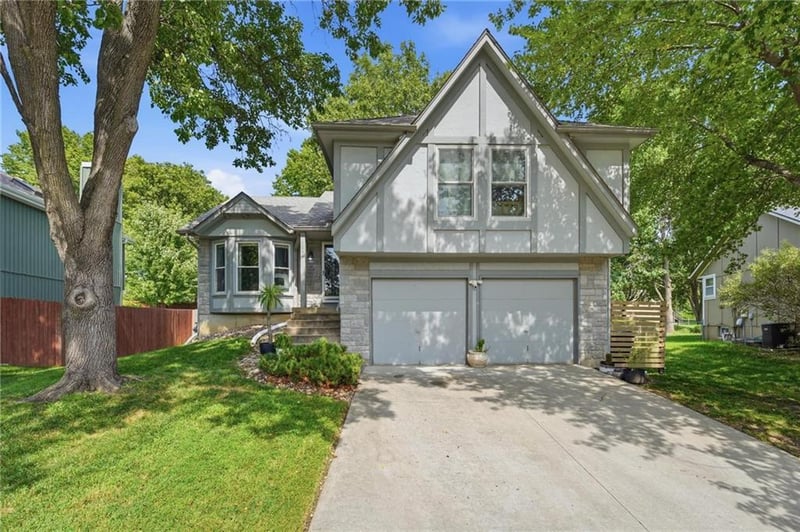 1004 N Keeler St, Olathe, KS 66061