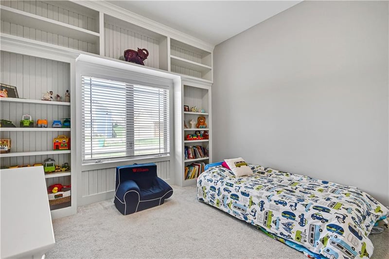 8003 W 166th Ter, Overland Park, KS 66085