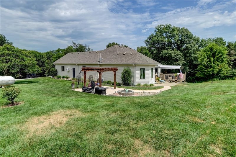 9897 SW 223rd St, Trimble, MO 64492