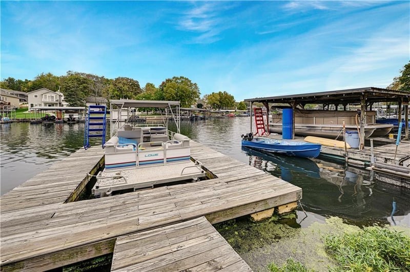 33 T St, Lake Lotawana, MO 64086