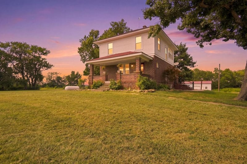 2407 Osborne Ter, Ottawa, KS 66067