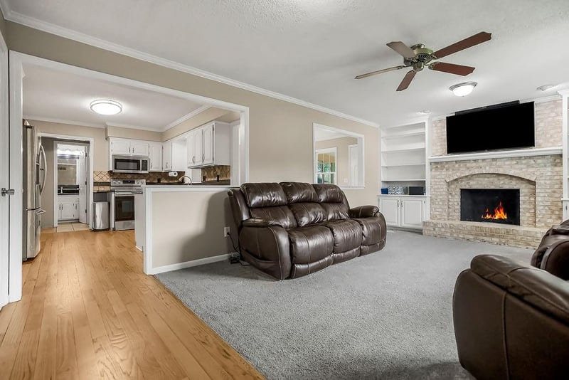 15855 Gardner W Rd, Gardner, KS 66030