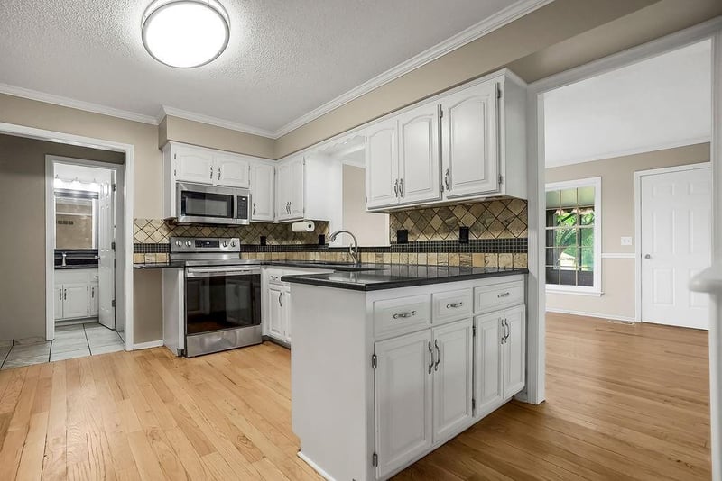 15855 Gardner W Rd, Gardner, KS 66030