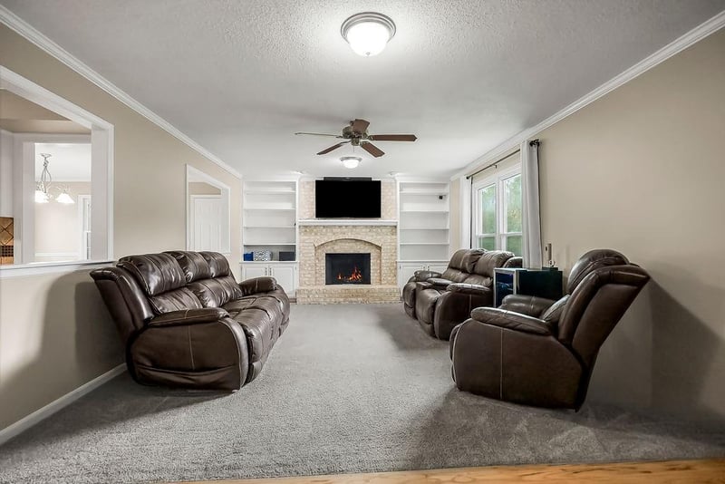 15855 Gardner W Rd, Gardner, KS 66030