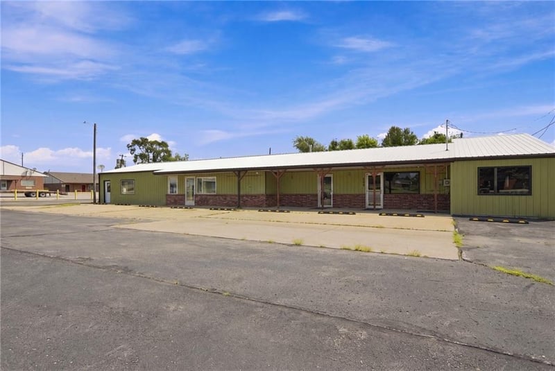 600 N Maple St, Garnett, KS 66032