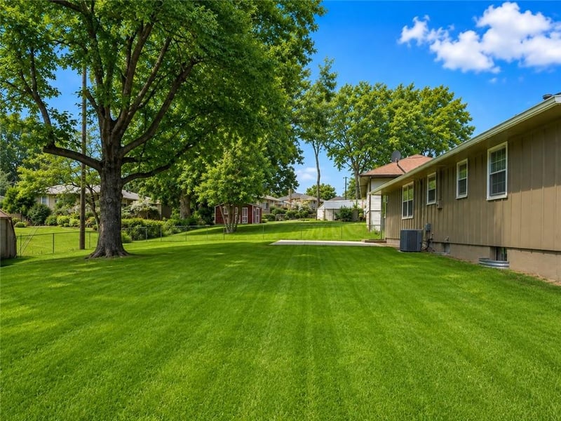 15505 E 36th Ter S, Independence, MO 64055