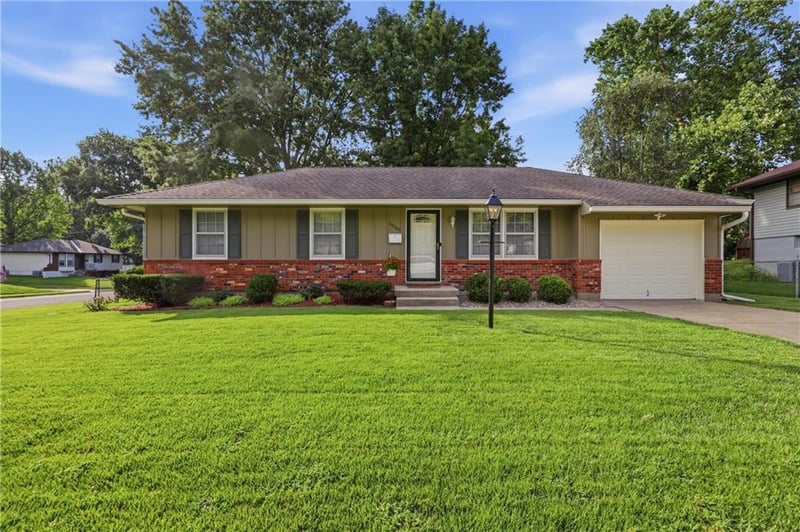15505 E 36th Ter S, Independence, MO 64055