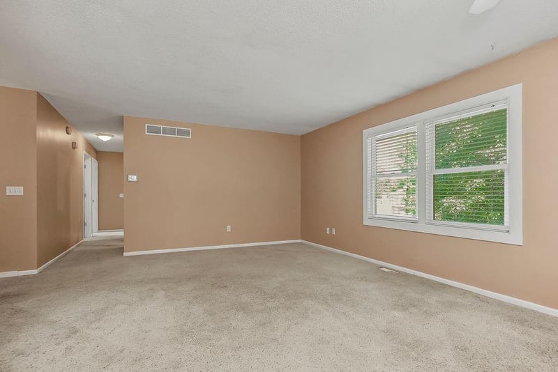 740 E Valerie Ln, Gardner, KS 66030