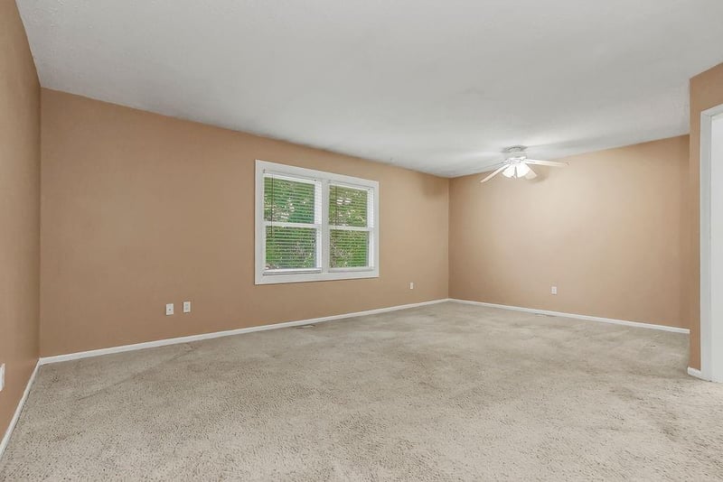 740 E Valerie Ln, Gardner, KS 66030
