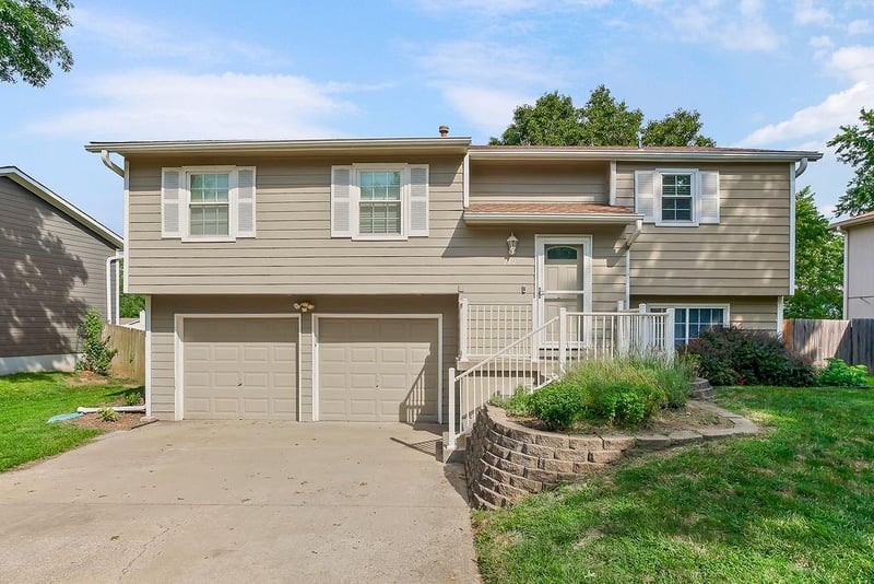 740 Valerie Ln, Gardner, KS 66030