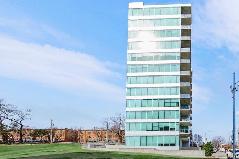 4646 Broadway Blvd #3S, Kansas City, MO 64112