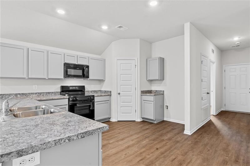 874 N Pear St, Gardner, KS 66030