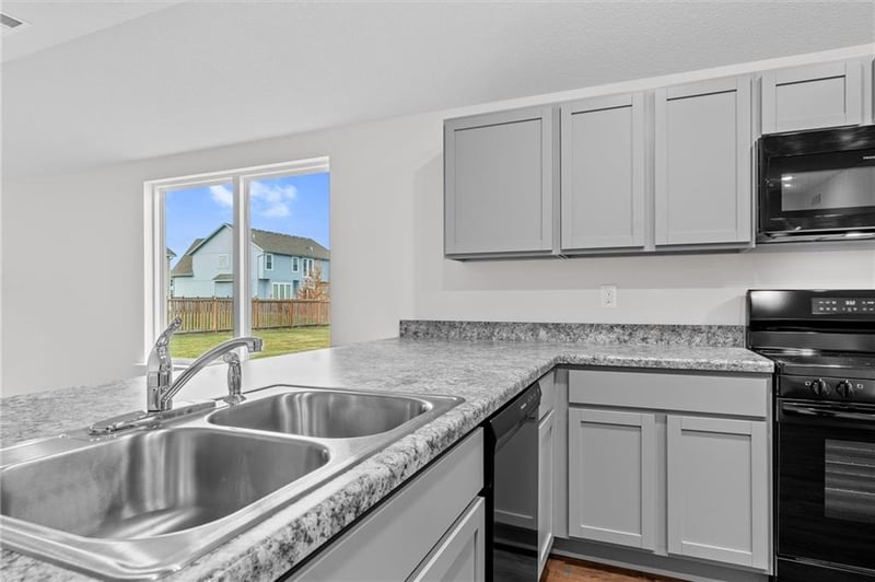 874 N Pear St, Gardner, KS 66030