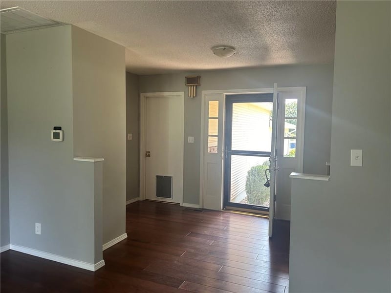23027 Queens Rd, Parsons, KS 67357