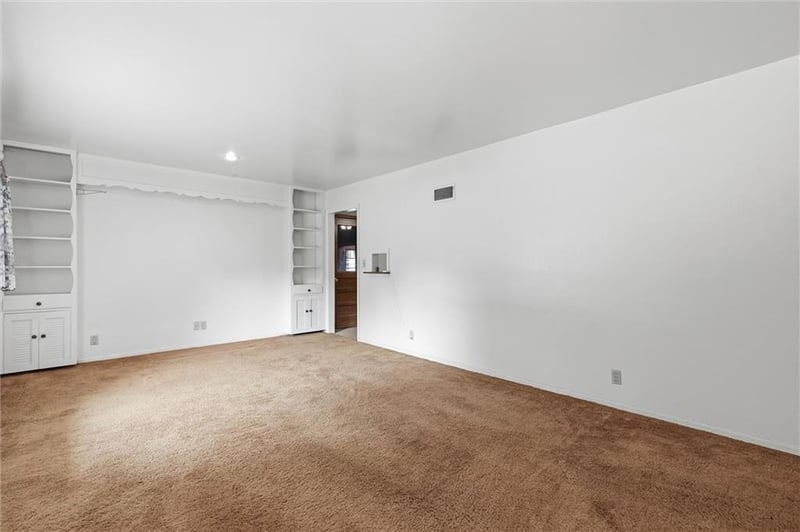 1314 Duck Rd, Grandview, MO 64030