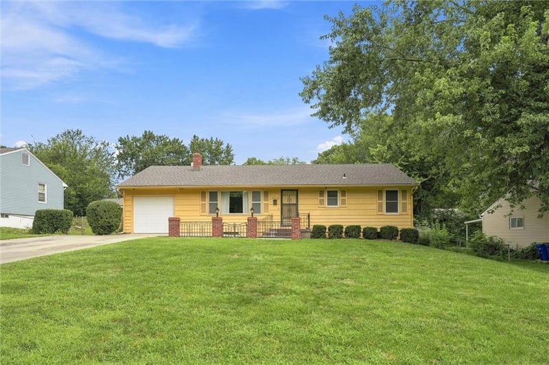1314 Duck Rd, Grandview, MO 64030