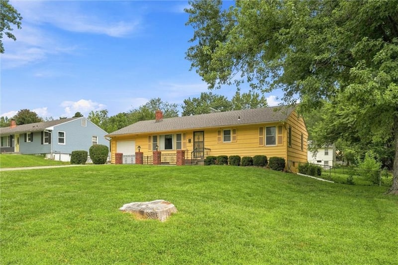 1314 Duck Rd, Grandview, MO 64030