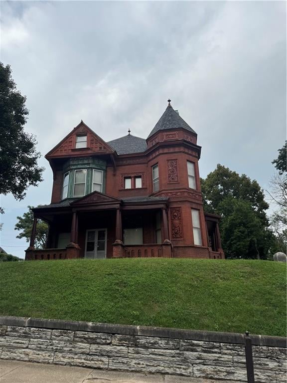 537 N 8th St, St Joseph, MO 64501
