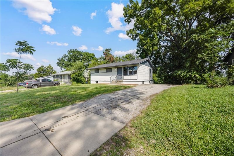 7408 E 49th Ter, Kansas City, MO 64129