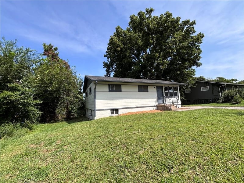 7408 E 49th Ter, Kansas City, MO 64129