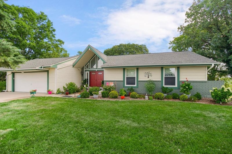 24825 Countryview Dr, Kearney, MO 64060