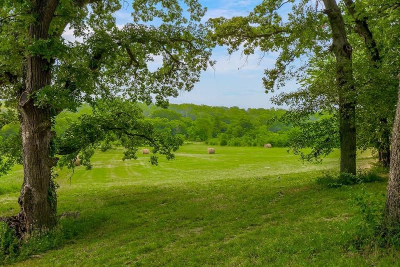 24811 Countryview Dr, Kearney, MO 64060