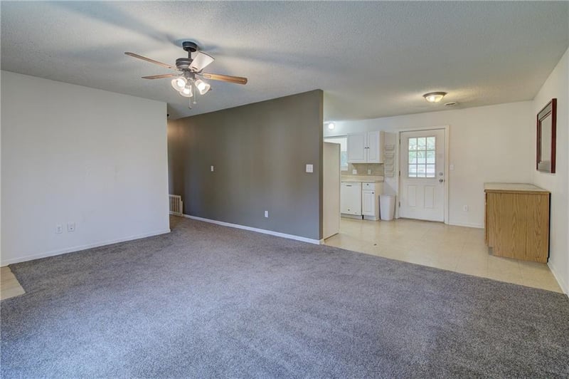 2401 58th Ter, Kansas City, MO 64118