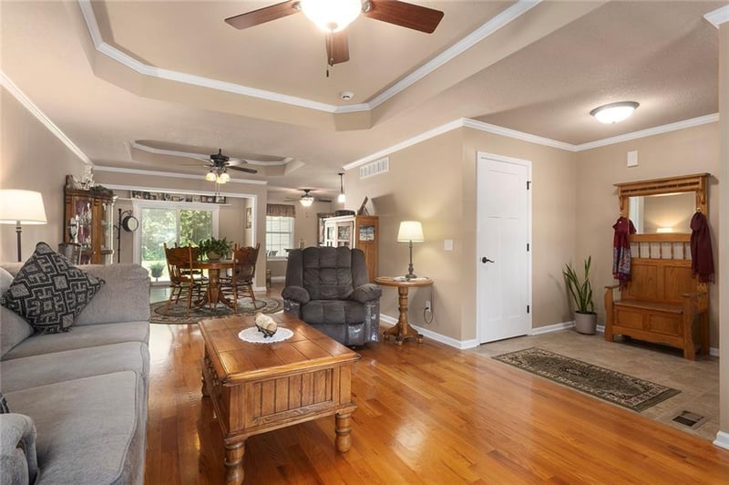 3221 Hickory Ridge Ct, St Joseph, MO 64503