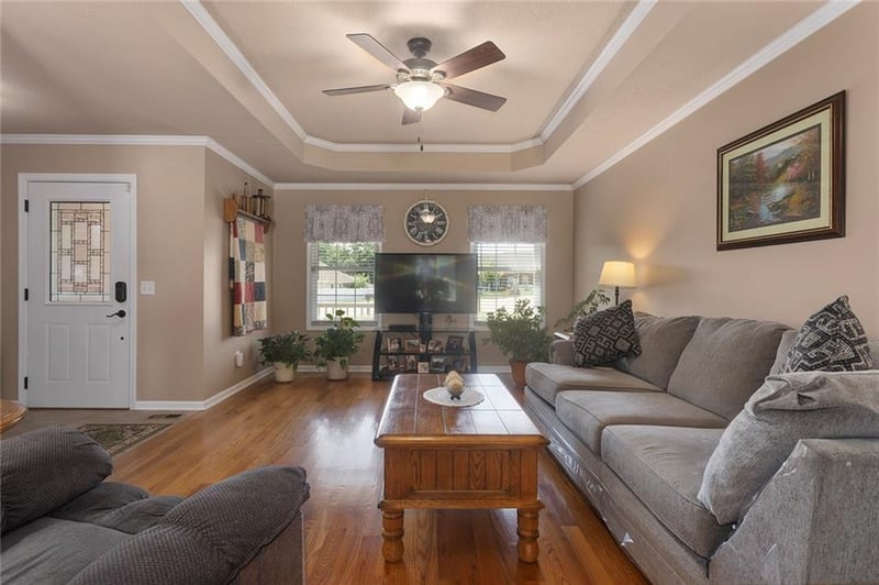 3221 Hickory Ridge Ct, St Joseph, MO 64503
