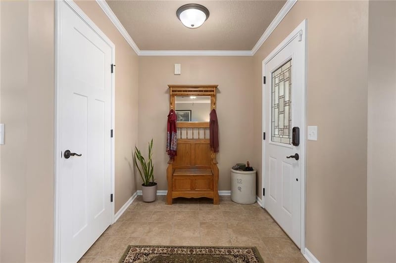 3221 Hickory Ridge Ct, St Joseph, MO 64503