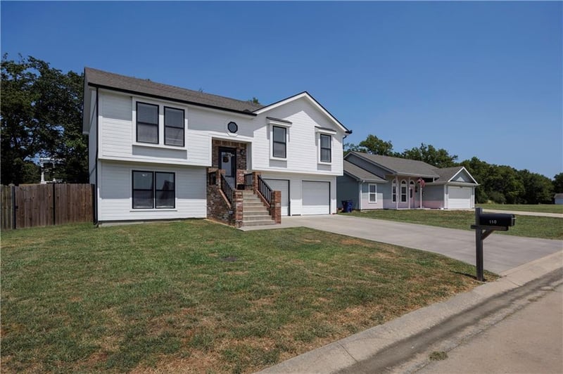 110 E John St, Coffeyville, KS 67337